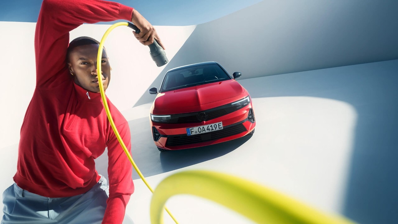 Opel Astra Sports Tourer Electric framifrån